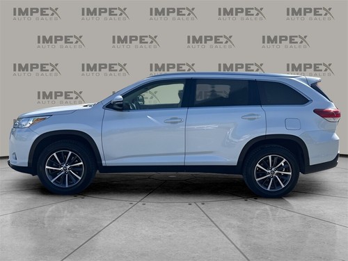 2019 Toyota Highlander XLE - Picture 2 of 12