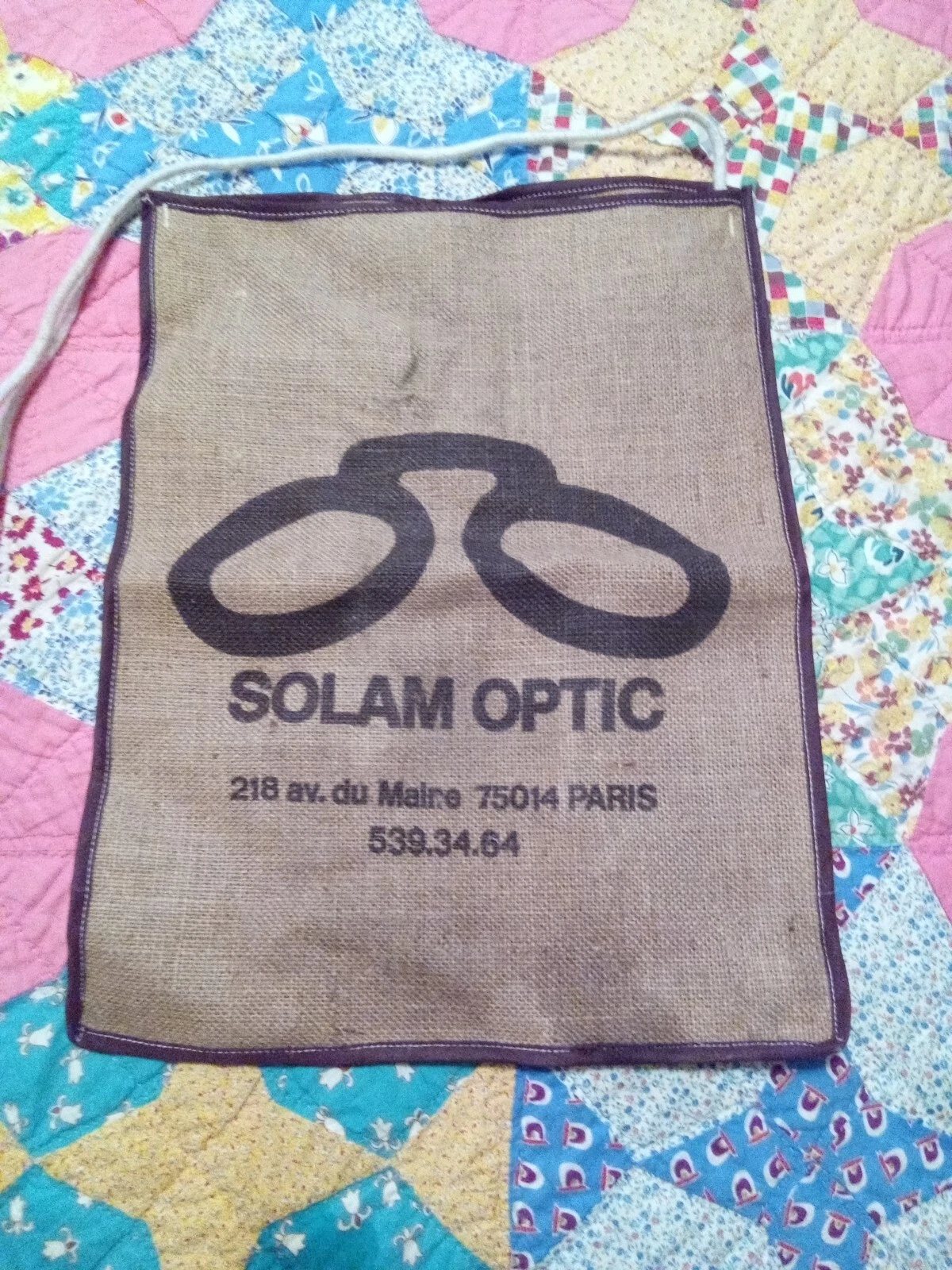 SAC VINTAGE 1976 DE BOUTIQUE D'OPTIQUE À PARIS 16,5