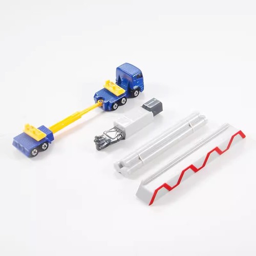 Takara Tomy Tomica 140 Mitsubishi Fuso Super Great Pole Trailer New in Box 2023 - Picture 4 of 4