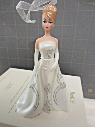 2007 Hallmark QXC7008 "Joyeux Barbie" ornament - Picture 2 of 7