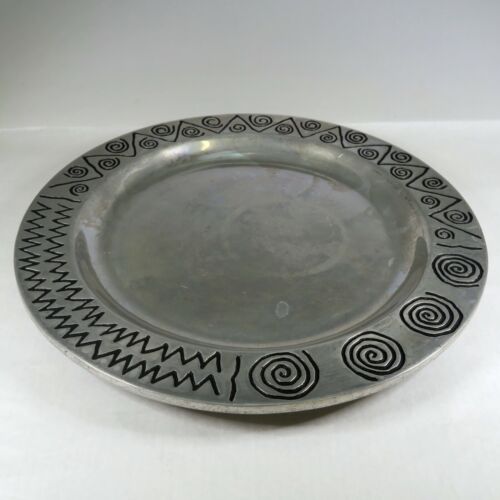 Wilton Armetale Reggae 12 1/4 Inch Round Metal Tray Aluminum Serveware