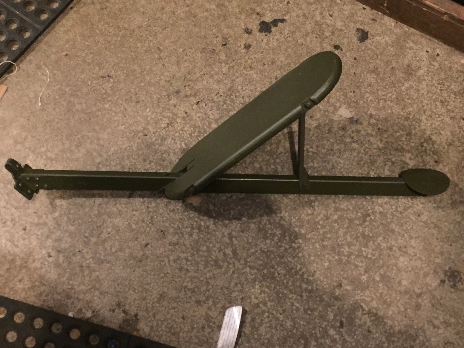 LG2A Leg Assembly for GN 35, GN 37, GN 45, GN 58 Hand Cranked Radio