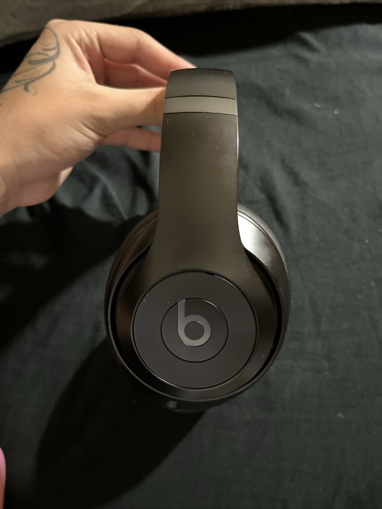 Beats Studio Pro – Premium Wireless Noise Cancelling Headphones