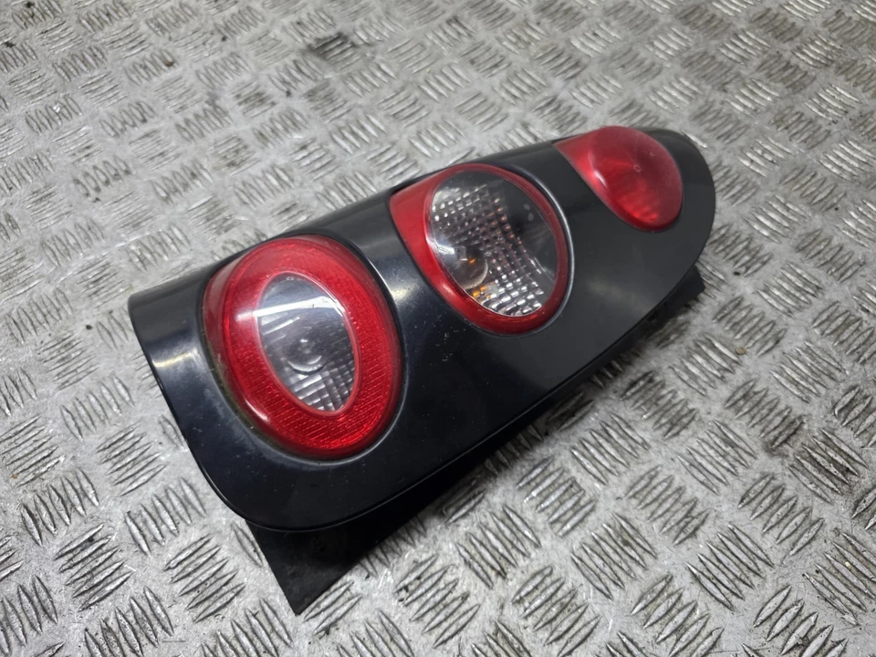 Luz traseira Smart City Pulse 450 2dr Coupe 2003-2004 (n/s) 0011644 - Imagem 2 de 4