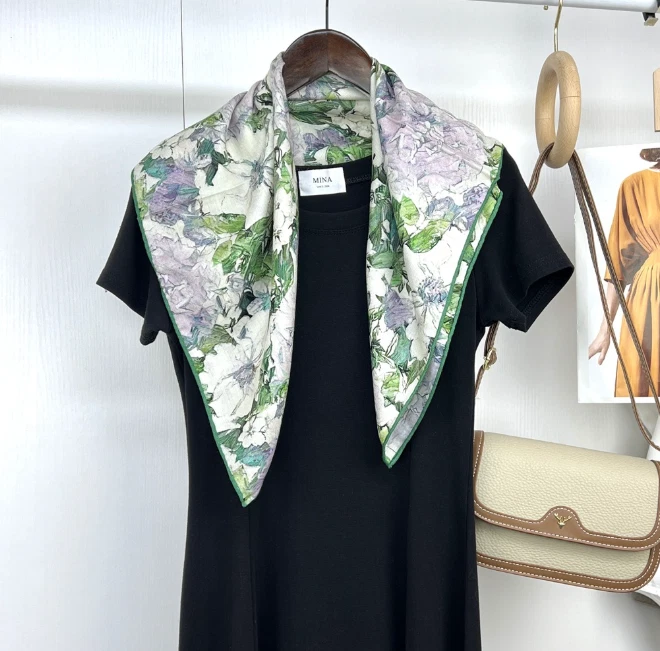 70% Cashmere 30% Silk Neckerchief 26'' Scarf Shawl Bandanna peony Print Wrap
