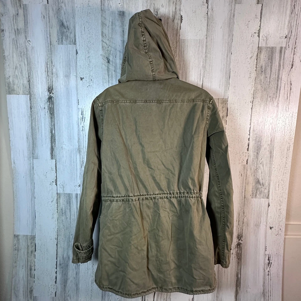 Chaqueta utilitaria Talula Olive | Talla pequeña | 100 % algodón | Defecto menor | MSPR $128 Foto 3 de 4