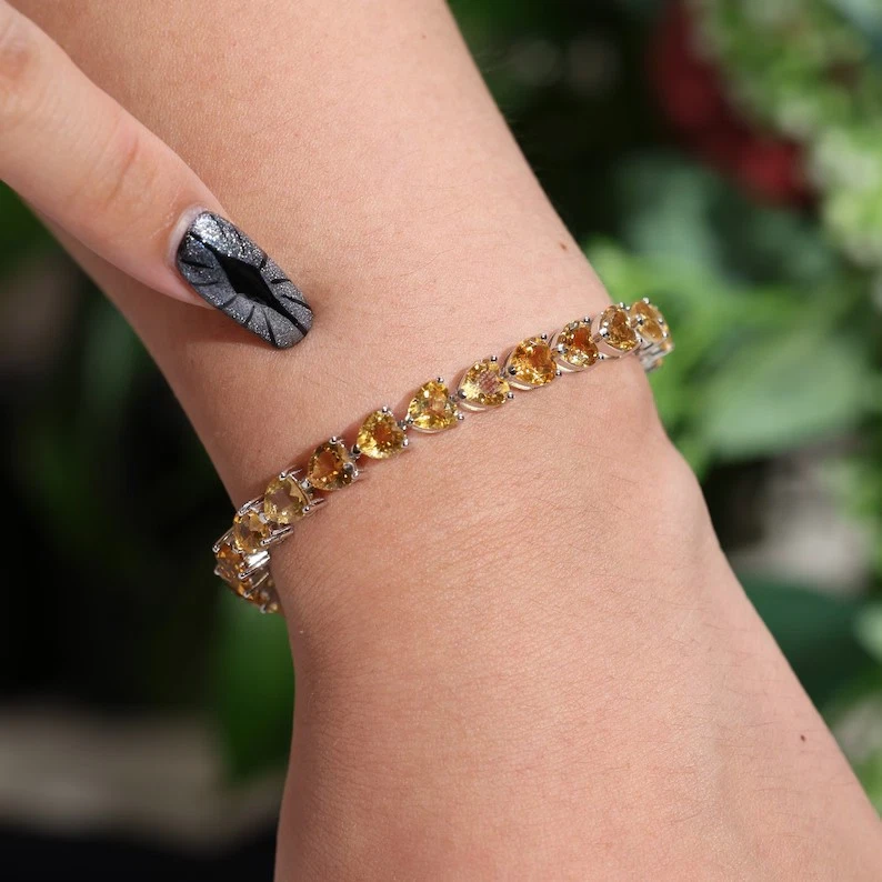 Juego de puntas de 10 quilates brazalete de tenis corte corazón creado en laboratorio citrino oro blanco de 14 quilates sobre Foto 3 de 4