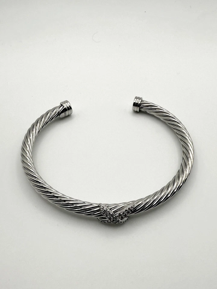 Brazalete grande David Yurman de 4 mm de plata de ley y diamantes X Station Foto 3 de 4