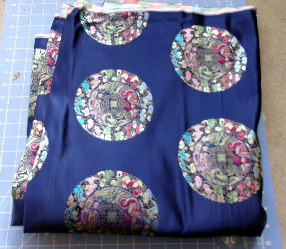 Blue Brocade Fabric 6.5 yd x 30 Asian Chinese Medallion Jacquard Navy Faux Silk - Image 2 of 4