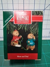 HALLMARK KEEPSAKE CHRISTMAS ORNAMENT 1992 MOM AND DAD STRINGER A7