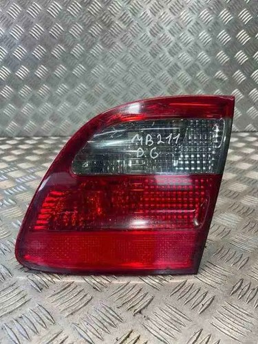 MERCEDES-BENZ E W211 Heckklappenleuchte rechts A2118203064 3.00 Diesel 32454152
