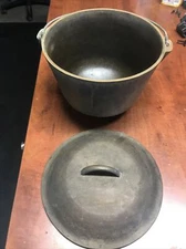 Vintage Cast Iron Cauldron 3 Footed Bean Pot Kettle w/ Wire Handle & Lid- 10-1/4