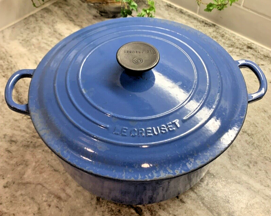 Le Creuset Round Dutch Oven 6.7L, 7.25qt 28cm Blue Enamel Cast Iron