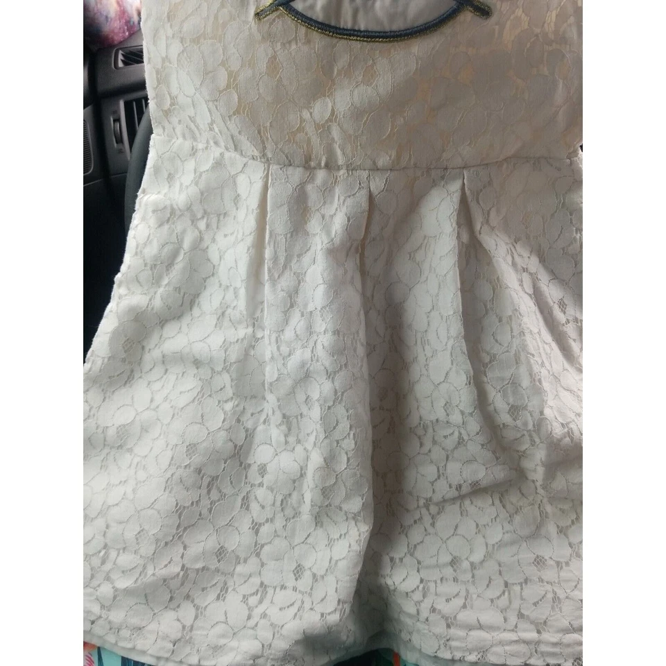 Vestido Hello Kitty Blanco Patrón Floral Talla 6 Abotonado en la Espalda Foto 2 de 4