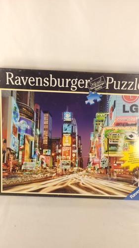 Ravensburger 1000PC Times Square NY New York City GLOW IN THE DARK New Sealed - Picture 2 of 7
