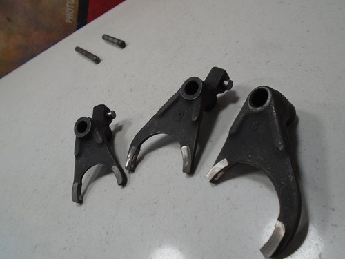 1991 KAWASAKI KX 125 TRANSMISSION FORKS (A) 91 KX125 - Picture 3 of 5