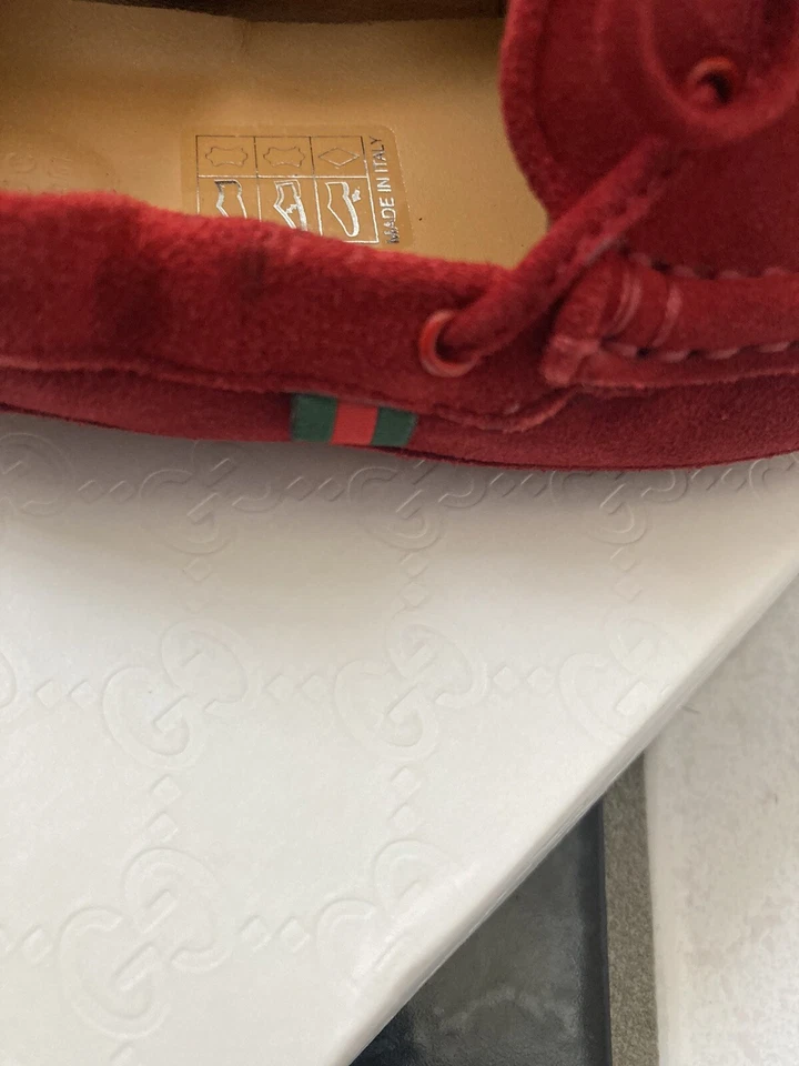 全新带盒 100% 正品古驰蹒跚学步男孩麂皮绒领结莫卡辛网络细节 371804 — 第 4/4 张图片