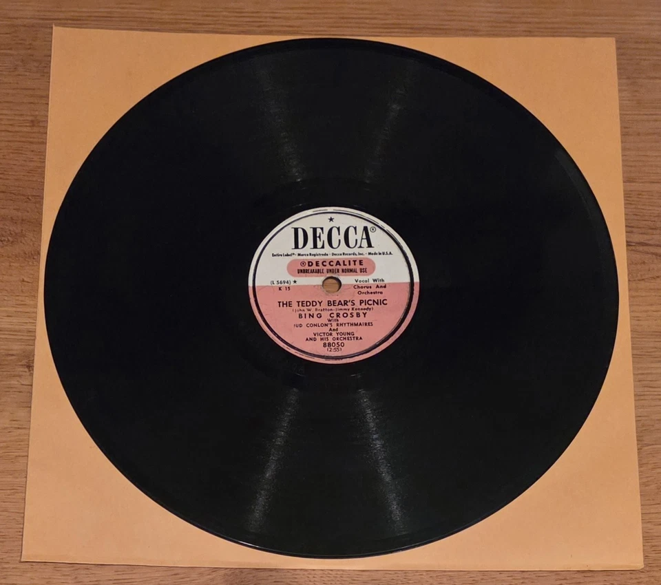 Bing Crosby Rudolph the Red Nosed Reindeer 78 rpm Single 10" Decca Records K-15 - Image 4 of 4