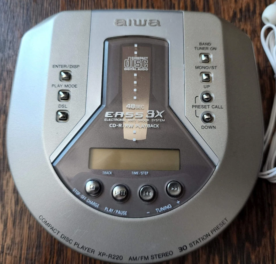 Vintage AIWA CD Player Sintonizador AM/FM Modelo XP-R220 Funciona com Bateria ou Cabo de Alimentação - Imagem 3 de 4