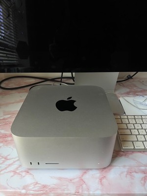 Apple Mac Studio (512GB SSD, M1 Max, 32GB) Silver - MJMV3LL/A (March, 2022)