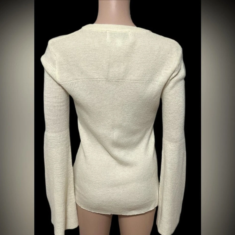 Suéter para mujer JOA Los Angeles manga campana XS-M mezcla de lana marfil-nylon Foto 4 de 4