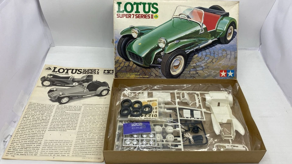 TAM2446 Tamiya Lotus Super 7 Series II 1500 Cosworth 1/24 kit di montaggio - Immagine 2 di 3