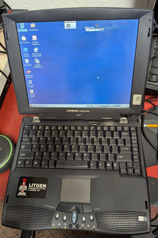 Compaq Presario 1247 Vintage Windows 98 Laptop WORKING JBL Pro w/ Charger