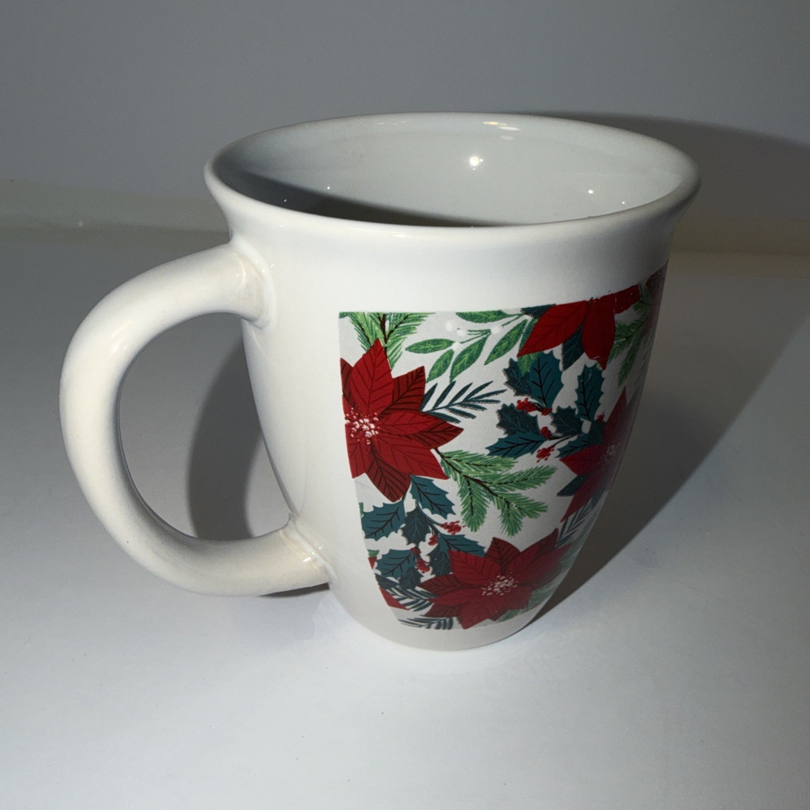 NIB Holiday Mug 14oz Poinsettia Christmas Greenbrier International Royal Norfolk