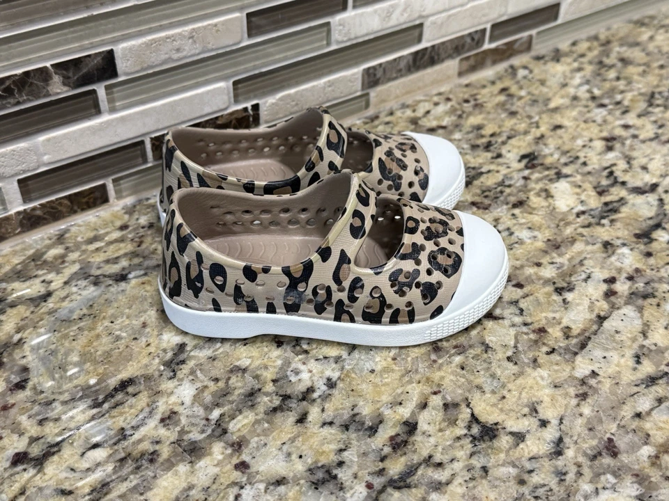 Old Navy Toddler 7T Leopard Sandals Slip On Water Shoes - Image 3 of 4