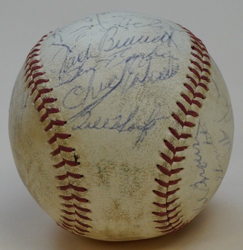 1960 Orioles 26x Team Signed Baseball PSA/DNA LOA Brooks Robinson & Hoyt Wilhelm - Picture 3 of 24