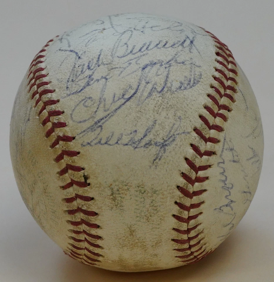 1960 Orioles 26x Team Signed Baseball PSA/DNA LOA Brooks Robinson & Hoyt Wilhelm - Image 3 of 4