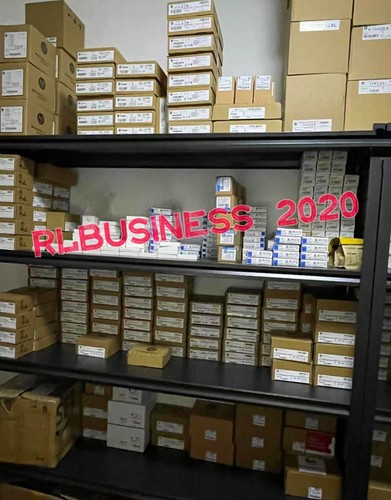 New Factory Sealed AB 1764-24BWA / B MicroLogix1500 24 Point Controller - Picture 3 of 4