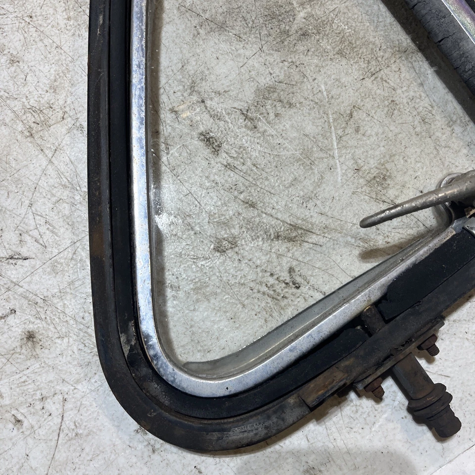 Mercedes Benz 220A 1955 pontón pasajero ventana de ventilación delantera Foto 4 de 4