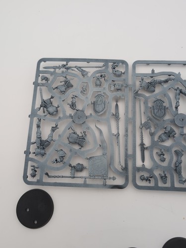 Warhammer Fantasy AoS Stormcast Eternals Bits Sprue lotto x2 - Foto 3 di 6