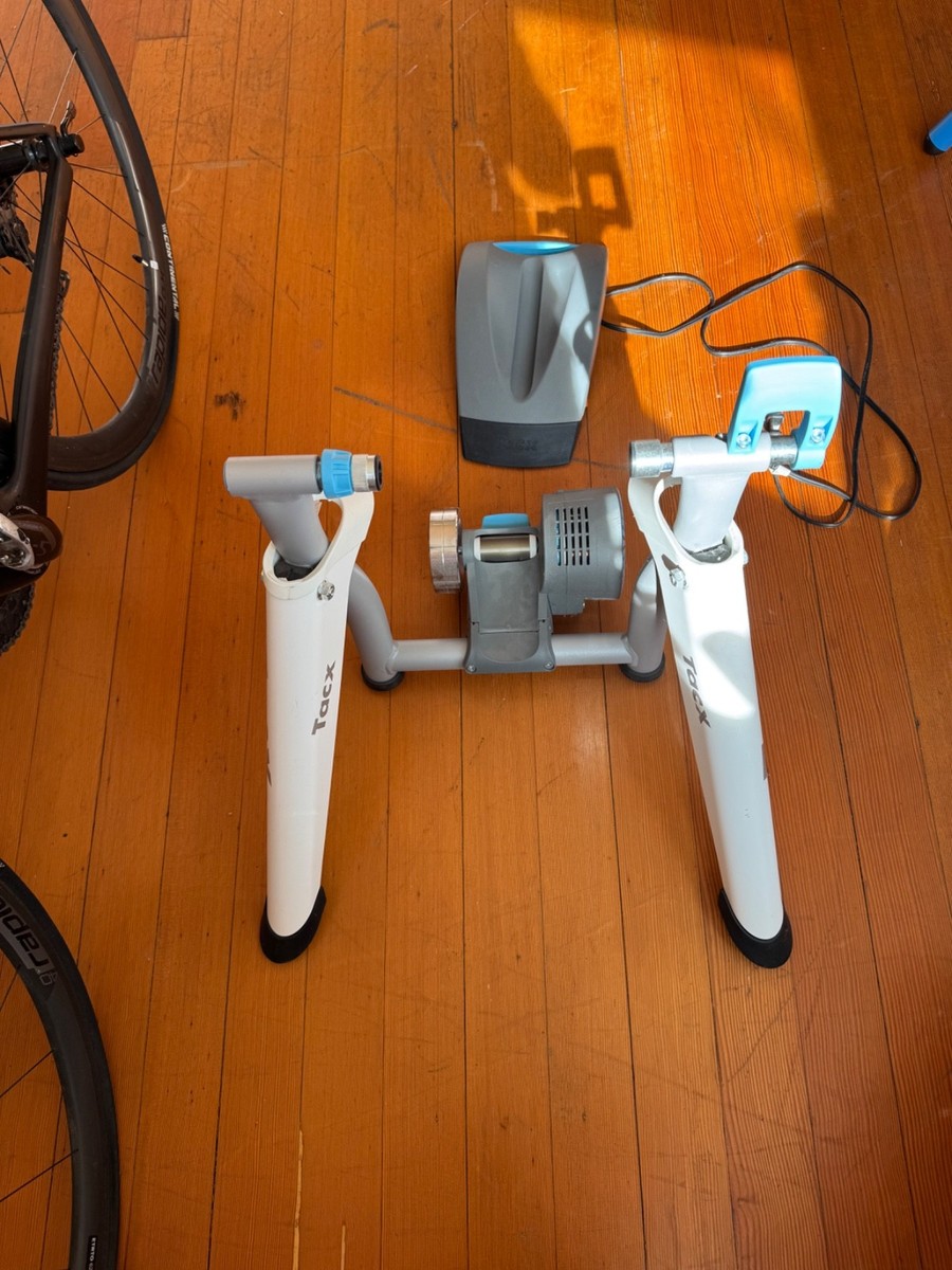 【新品未使用】Tacx Flow Smart スマートトレーナー T2240 TACX Flow Smart Bike Trainer T2240 Wireless ANT+/Bluetooth PICK UP