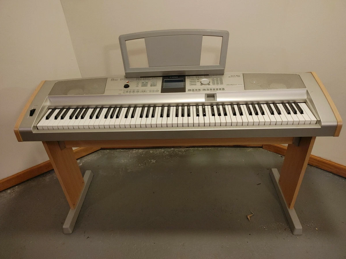 Yamaha Portable Grand DGX 505 With Bench AC Adapter
