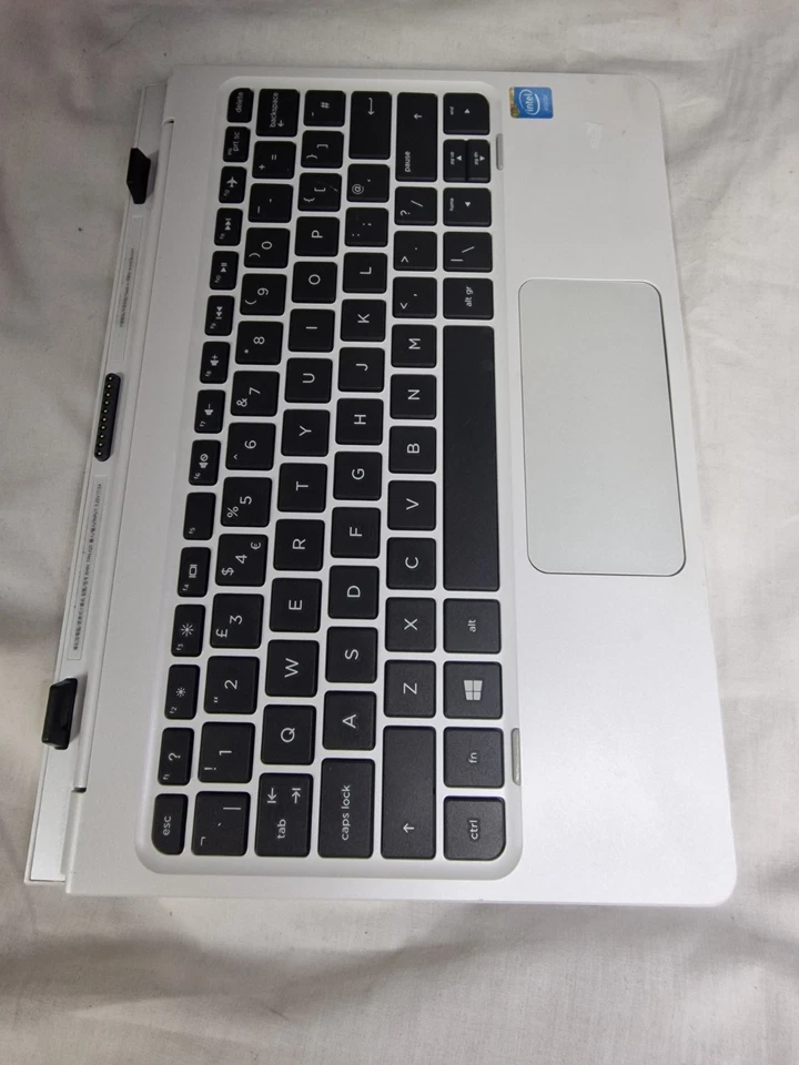 HP 10-n102na Laptop Tablet Windows 10. Please read description. - Image 3 of 4