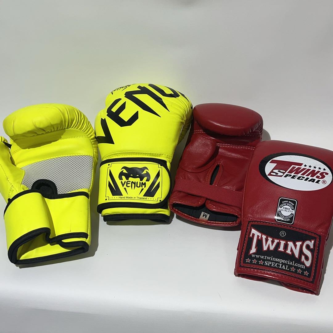 TWINS SPECIAL ボクシンググローブ 赤　VENUM セット Twins Special Boxing Gloves Red Leather Set Venum Compatible