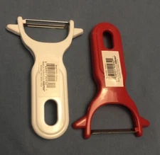 Pair (2) SUPER SHARP Vegetable / Potato / Carrot / Apple Peelers By Norpro, NEW.