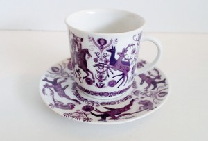 Demitasse-Cup-amp-Saucer-Warrior-Horse-Deer-Hunter-Winterling-German-EUC-VTG