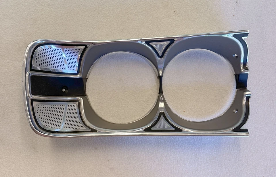 Новый из старых запасов MoPar 1971 Plymouth Fury I II ободок фары со стороны пассажира правая сторона 71 - Изображение 3 из 4