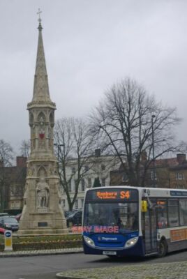 PHOTO  ARRIVING IN BANBURY A STAGECOACH BUS ARRIVES IN BANBURY PRETTY MUCH ON TI