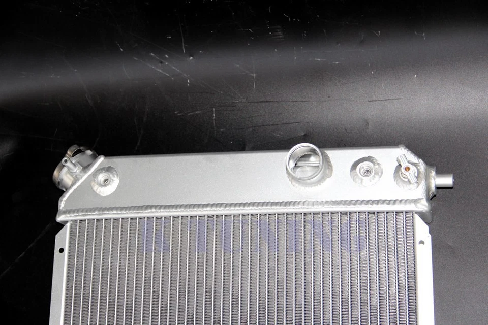 RADIADOR DE ALUMINIO PARA CHEVY BLAZER 1996-2005/S10/JIMMY/SONAMA 3 FILAS 4,3 L V6 solamente Foto 4 de 4