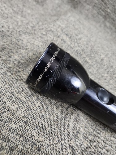 Maglite 15” Xenon ADJUSTABLE Spot/Flood D Cell Water Resistant Flashlight - Picture 6 of 16