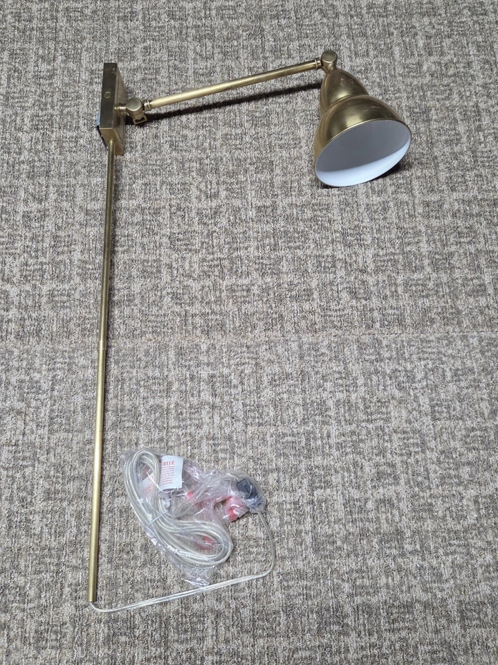 Visual Comfort French Library Single Arm Wall Lamp Handrubbed Brass S2601 - Image 2 of 4