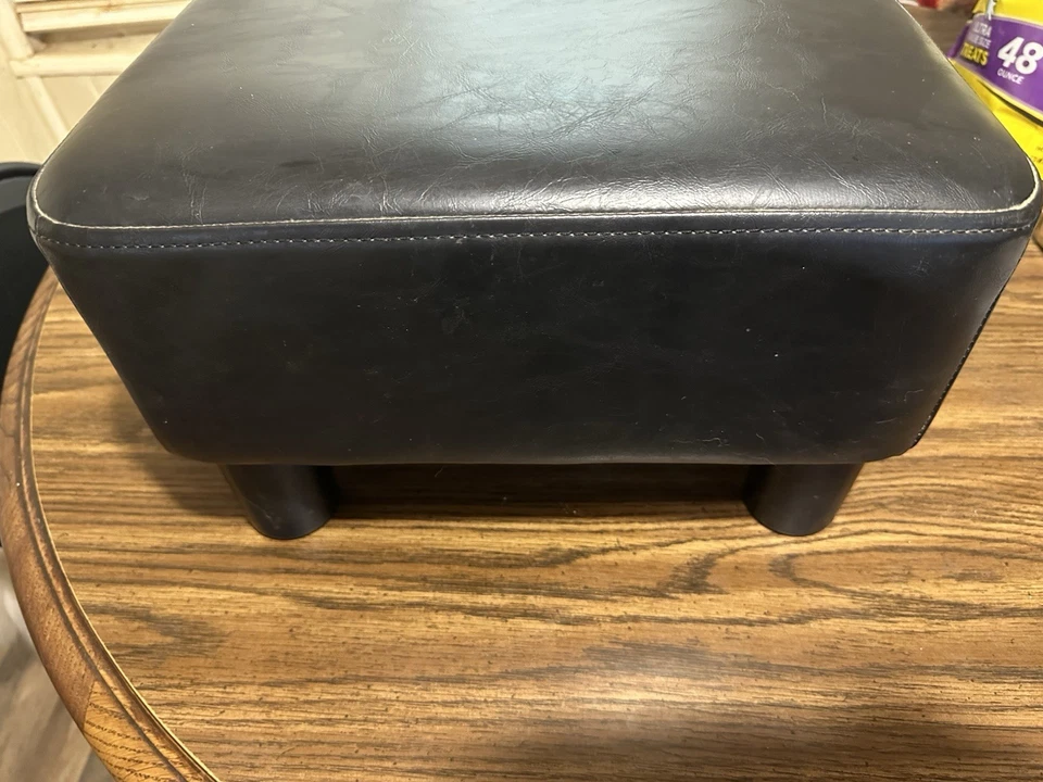 Otomana de cuero negro Foto 4 de 4
