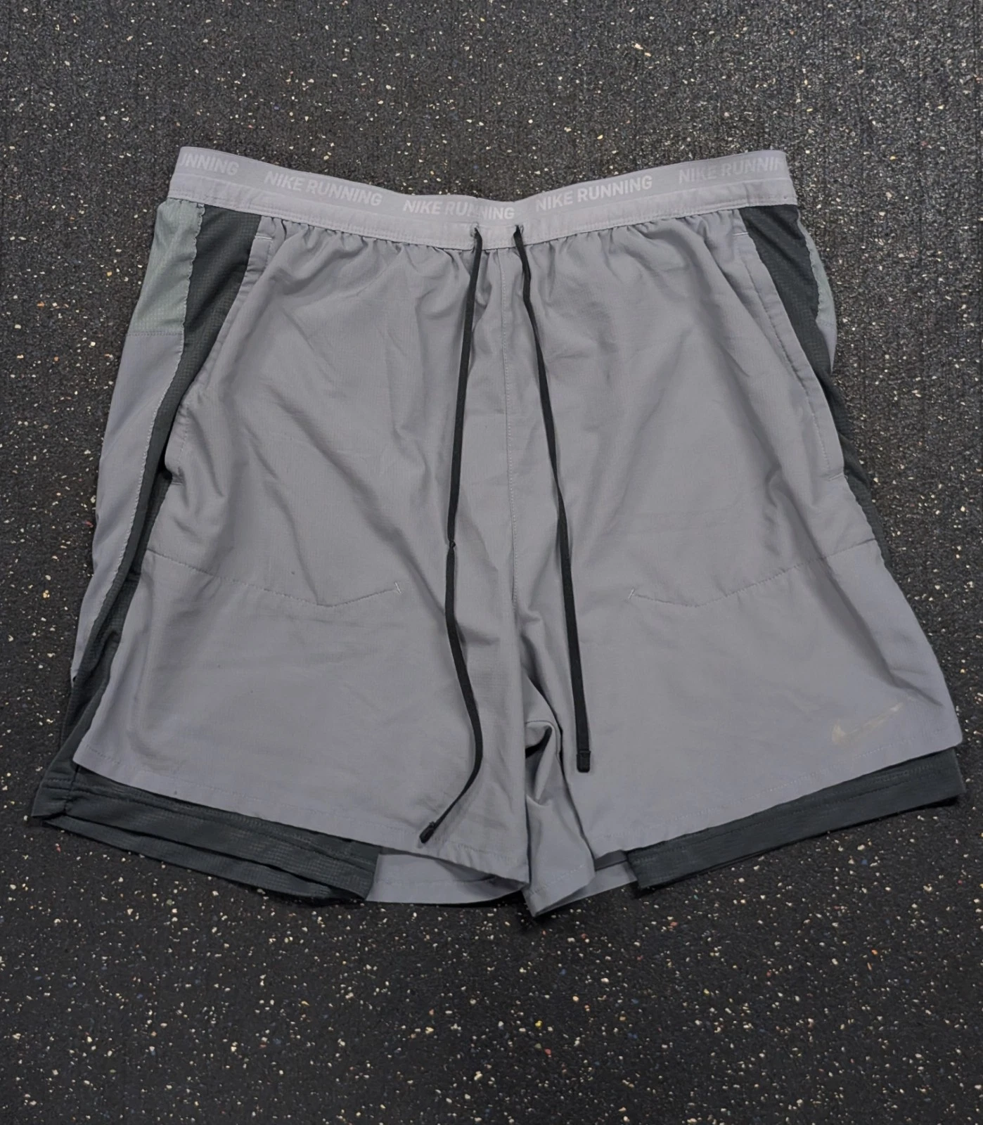 Nike Stride Running Shorts Men's Large Gray Hybrid Dri-FIT 5" Inseam DM4757-084