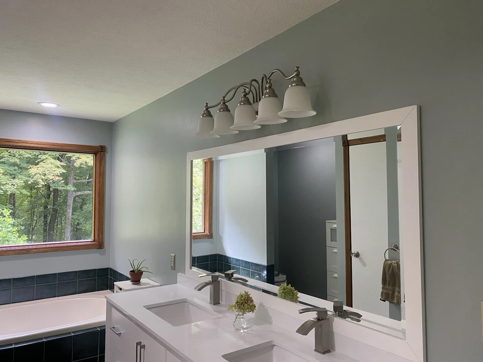 Lámpara de tocador de 5 luces de níquel cepillado con globos de vidrio esmerilado excelente estado Foto 3 de 3