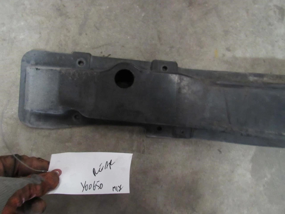 2011 2016 Hyundai Equus rear back bumper reinforcement bar rebar impact crash Foto 3 de 4