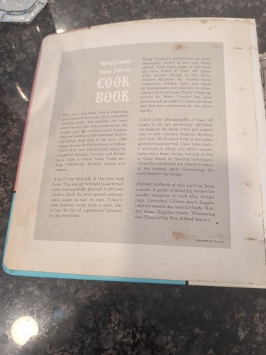 BETTY CROCKER'S 1961 NEW PICTURE COOKBOOK - First Edition, Second Printing - Picture 4 of 15